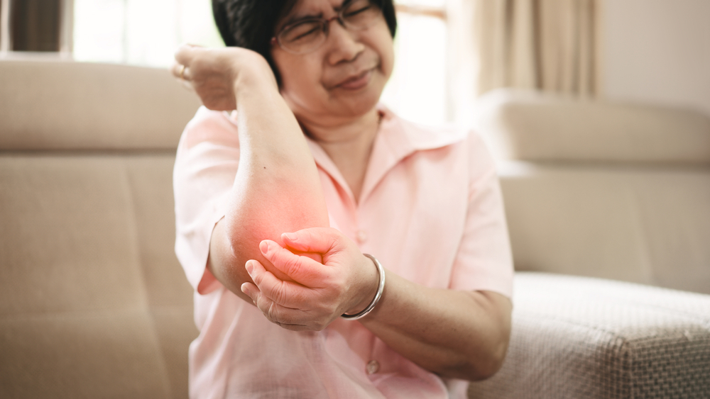 My elbow hurts! Is this golfer’s elbow? Tennis elbow? Something else entirely?